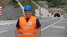 ARTE Regards - La Chine contruit une autoroute